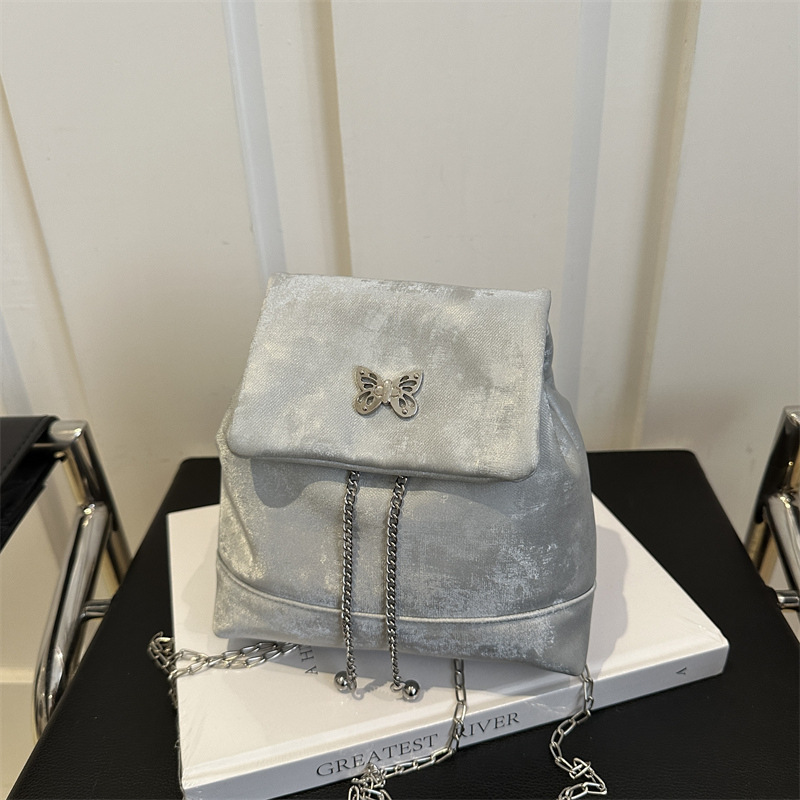 Large Capacity Women's Backpack for Commuting and Casual Wear, Autumn Style, Bucket Bag with Chain Detail, PU, Magnetic Closure - Image 2