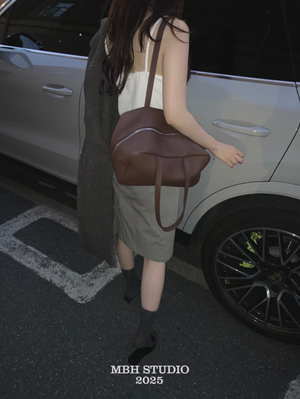 MBH Korean Dongdaemun Top Layer Cowhide Minimalist Boston Pillow Bag Large Capacity Commuter Shoulder Bag